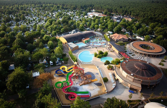 Avec son parc aquatique géant, découvrez le camping de la Rive (Biscarrosse)