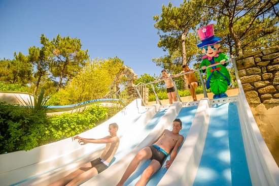 Les joies du paysage morbihannais : le camping du Fort !